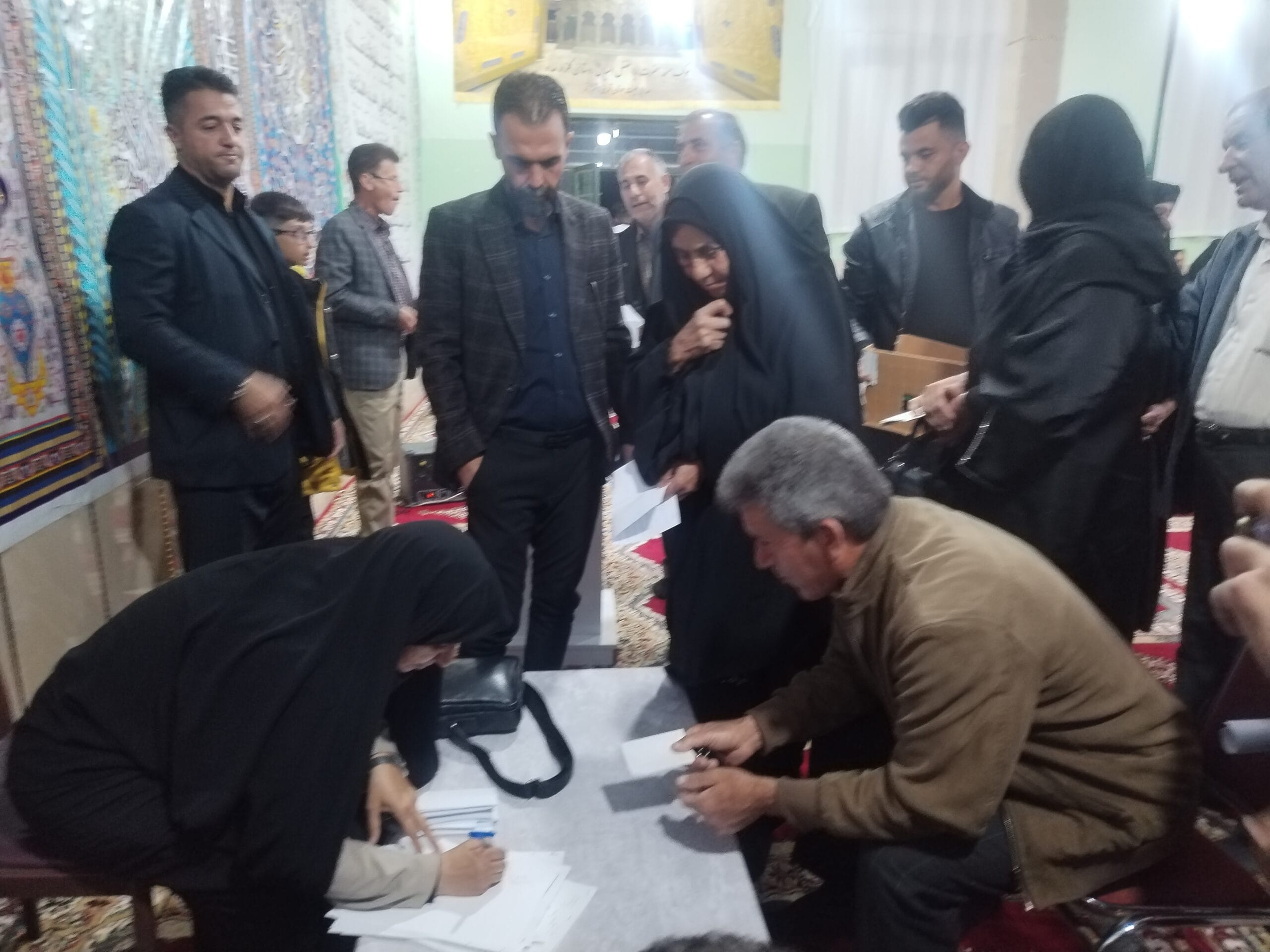 تحلیل نقش ارتباطات مردمی در تقویت مشروعیت سیاسی: بررسی نامهنگاری مردم به دکتر سارا فلاحی