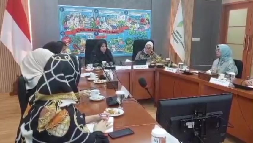 دیپلماسی زنپایه در عمل؛ سارا فلاحی در دیدار با وزیر زنان اندونزی از الگوی زن ایرانی دفاع کرد