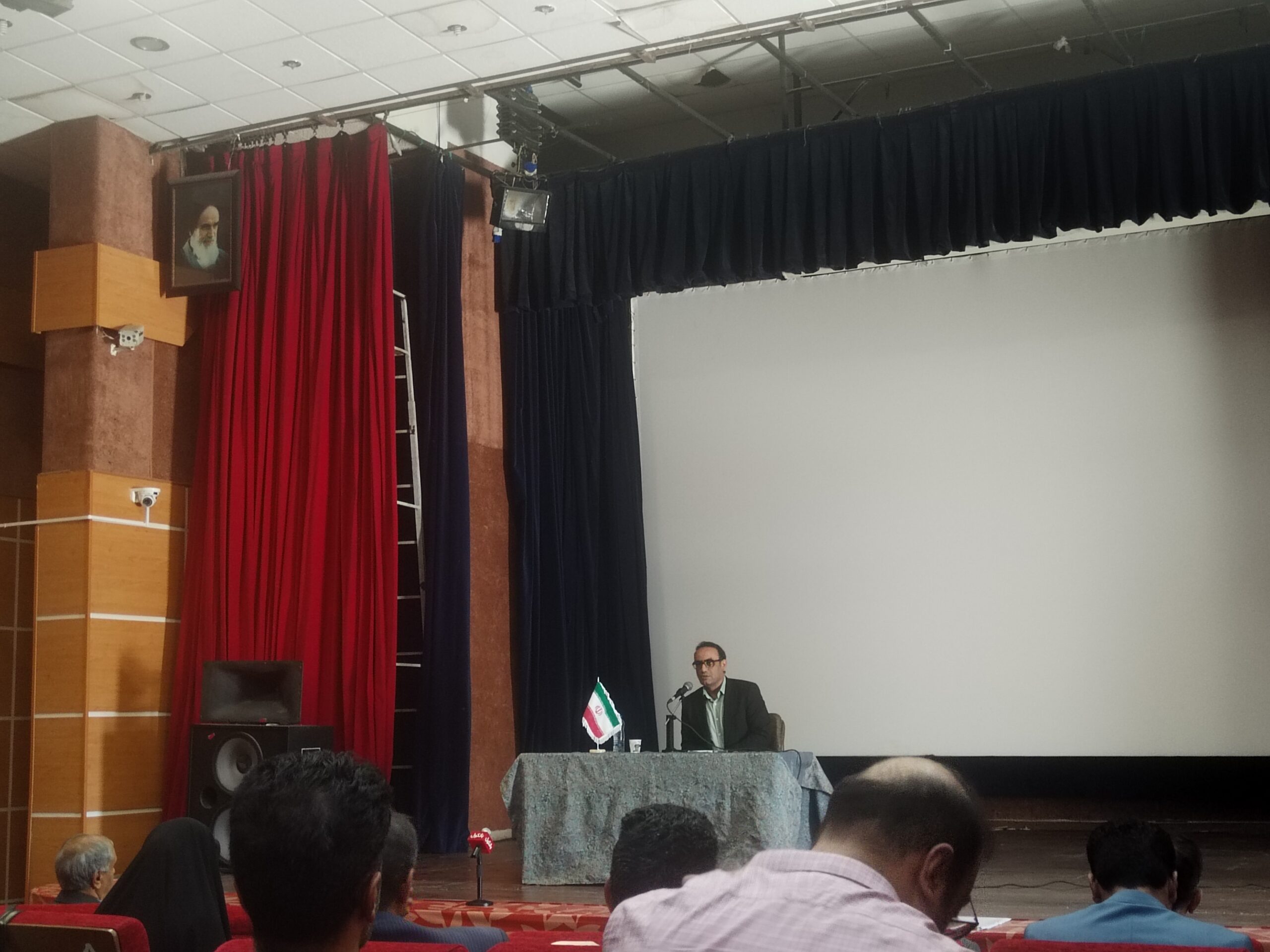 پروتز هویتی؛ زوال انسان ایرانی در عصر رسانه
