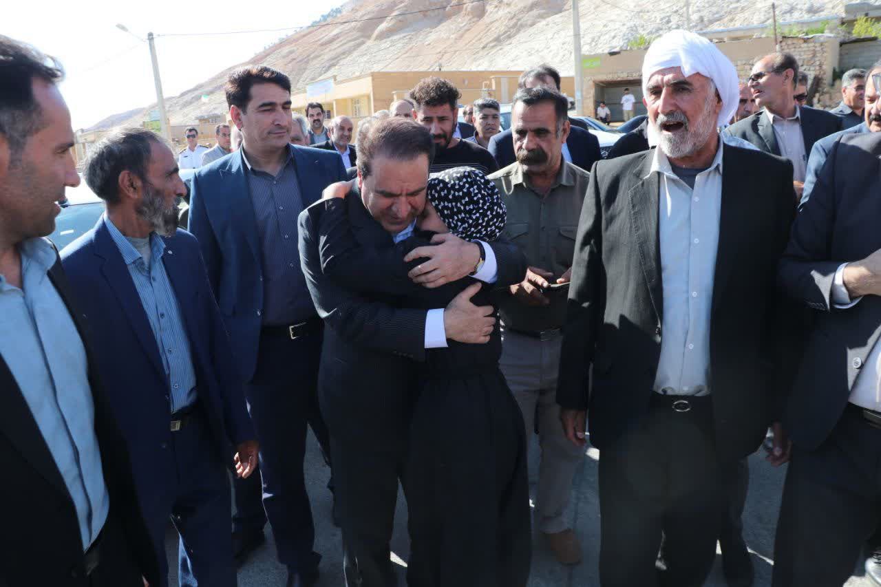 “استقبال گرم آبدانان از استاندار ایلام؛ طلیعهای برای سفر رئیسجمهور”