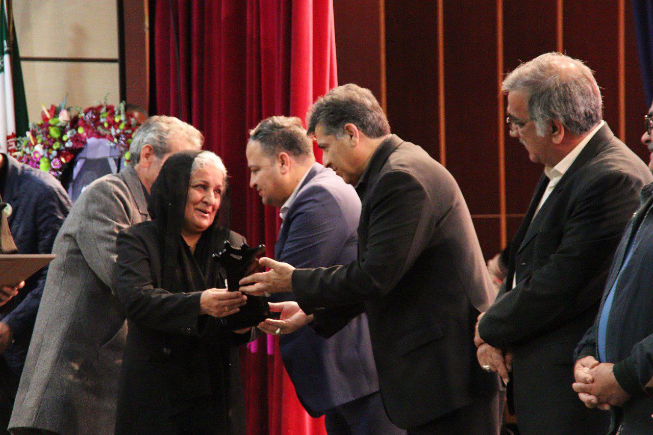 آیین گرامیداشت چهلمین روز درگذشت مرحوم سعید ناطقی، هنرمند برجسته طراح، نقاش و معمار، برگزار شد.